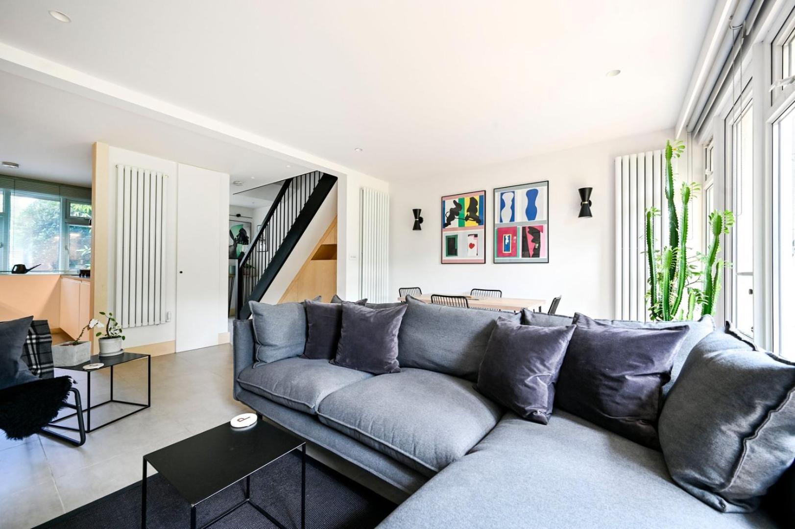 Апартаменты Guestready - Bold Modernity Near Kennington Park Лондон